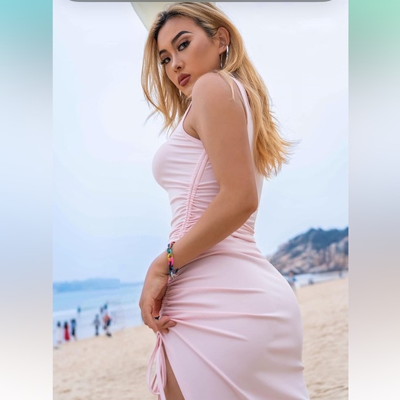 Summer Sexy Sleeveless Side Split
Bodycon Ruched Midi Tank Dress
8081 - Picture 5 of 6